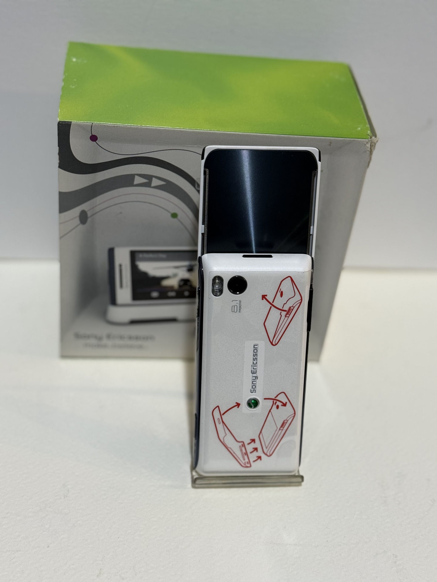 گوشی موبایل سونی اریکسونSONY ERICSSON AINO(آکبند)